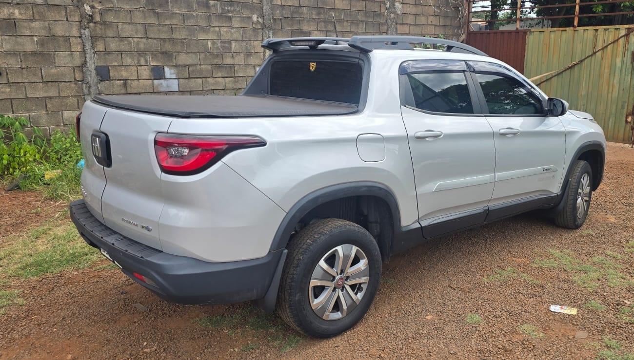 Foto de FIAT TORO FREEDOM AT 2016/2017 - R$ 75.000,00